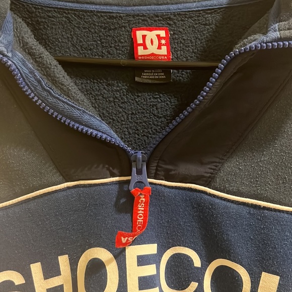 DC Skateboarding Shoe Company (VINTAGE) Quarter Zip - Picture 4 of 8